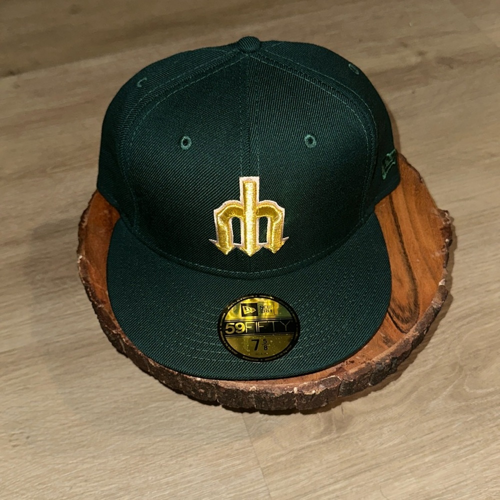 Seattle Mariners Fitted Hat